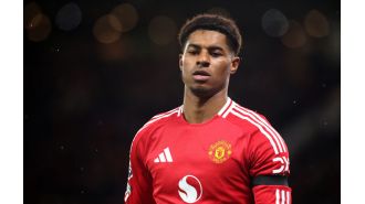 Marcus Rashford has expressed concern about Manchester United's transfer issues regarding his potential move to Barcelona.
