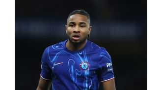 Nkunku chooses not to join Man United, while Chelsea weighs trade offer.