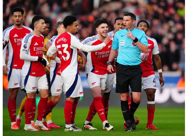 Mike Dean supports Michael Oliver's decision to give Myles Lewis-Skelly a red card during the Wolves vs Arsenal game.