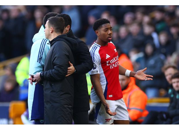 M. Lewis-Skelly's response to red card in dressing room after Arsenal's win over Wolves.