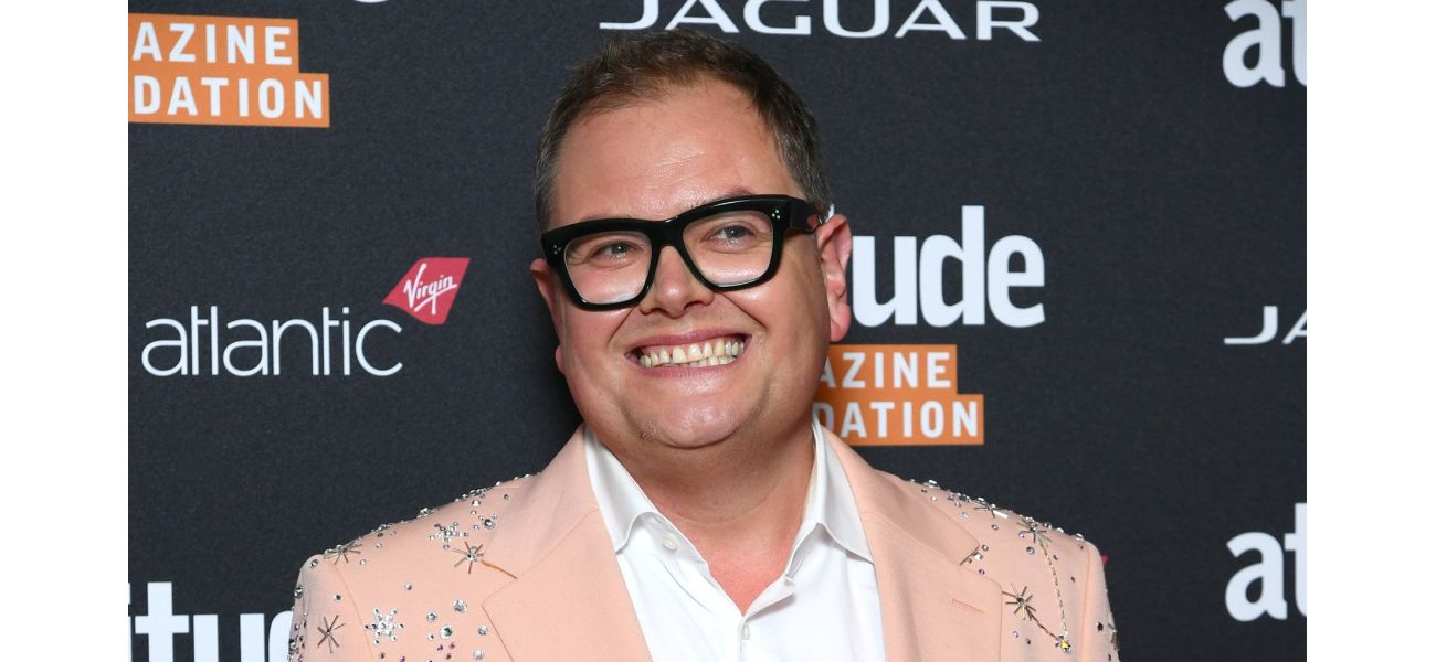 Comedian Alan Carr worried about eyesight during scary procedure.