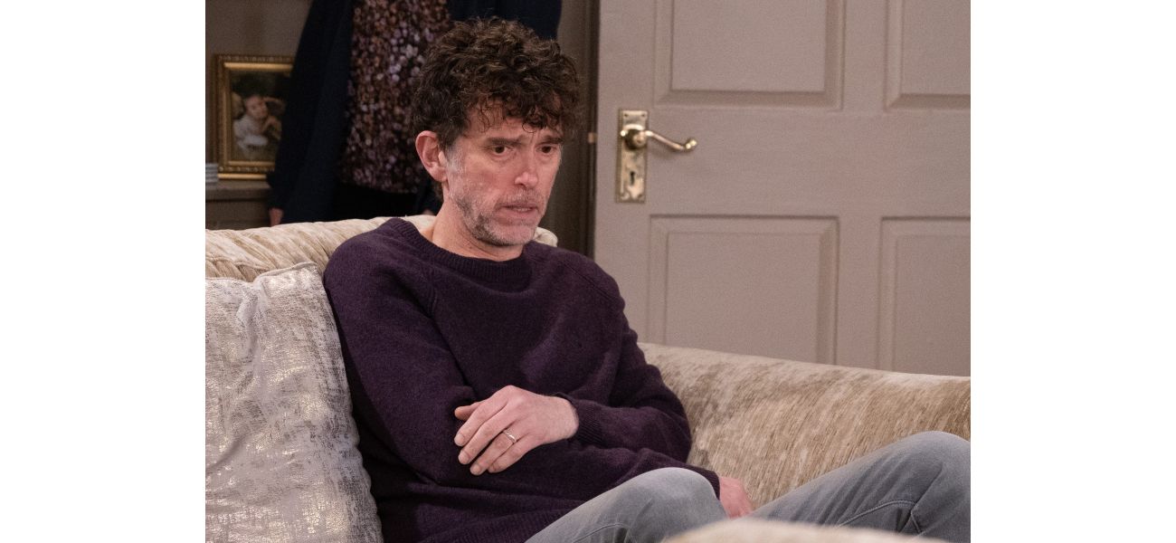 Emmerdale fans worried about Marlon's actions towards April in latest episode.