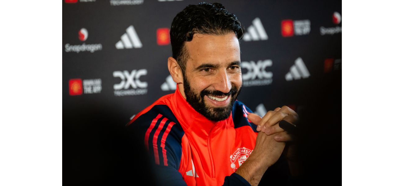 Man Utd considering signing £15m Benfica player during January transfer window.