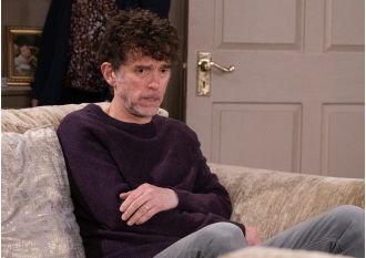 Emmerdale fans worried about Marlon's actions towards April in latest episode.