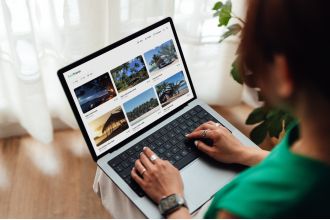 Learn when to book flights for the best deals to popular holiday destinations with Which?'s helpful guide.