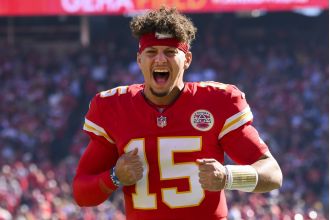 Mahomes could secure Chiefs' Super Bowl legacy by defeating Barkley and Eagles.