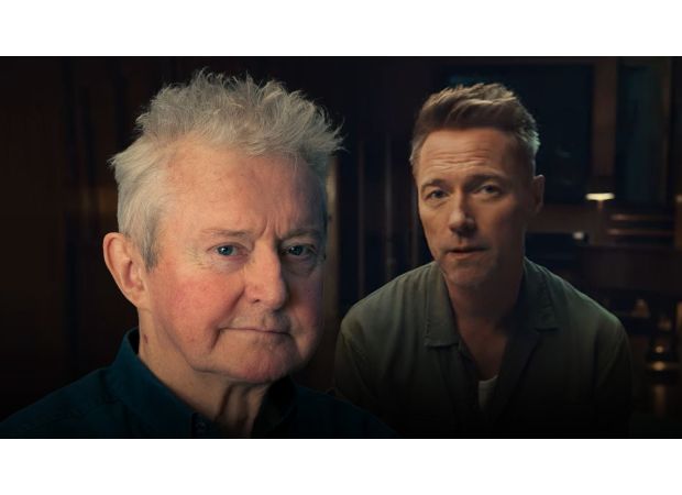 Singer Ronan Keating accuses Louis Walsh of deliberately damaging his professional reputation in a bitter argument.