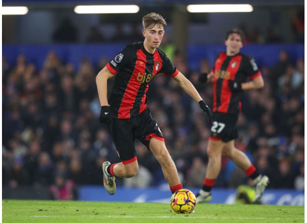 Soccer legend Lineker suggests top Bournemouth player should move to bigger clubs like Chelsea and Arsenal.