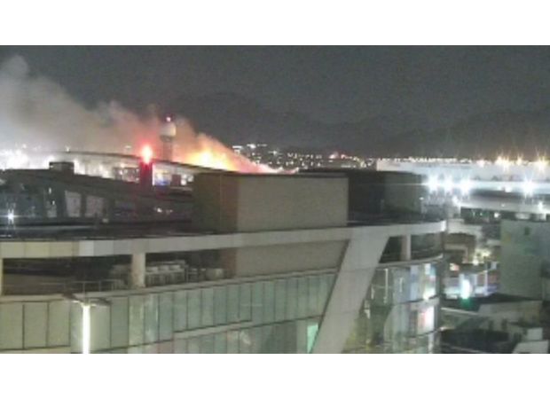 Plane carrying 170 passengers catches fire.