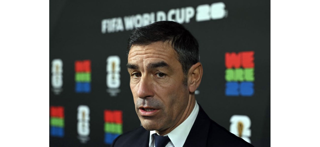 Pires says Arsenal needs to sign a specific striker before the transfer window closes.