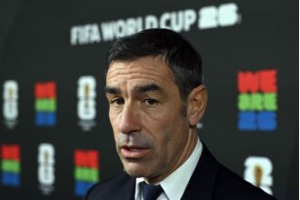 Pires says Arsenal needs to sign a specific striker before the transfer window closes.