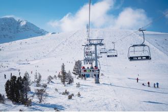 A 29-year-old tourist dies in a tragic fall of 1,900 feet while taking photos at a ski resort.<|endoftext|>Flashcard Subject: FFA Quiz

Q: What does FFA stand for?
A: Future Farmers of America

Q: Who founded FFA?
A: Henry Groseclose, Walter Newman, C.H. 