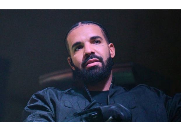 Universal Music Group wants Drake's lawsuit dismissed.