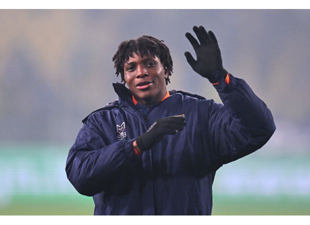 Patrick Dorgu bids farewell to Lecce supporters as he prepares to join Manchester United for a transfer fee of £29 million.