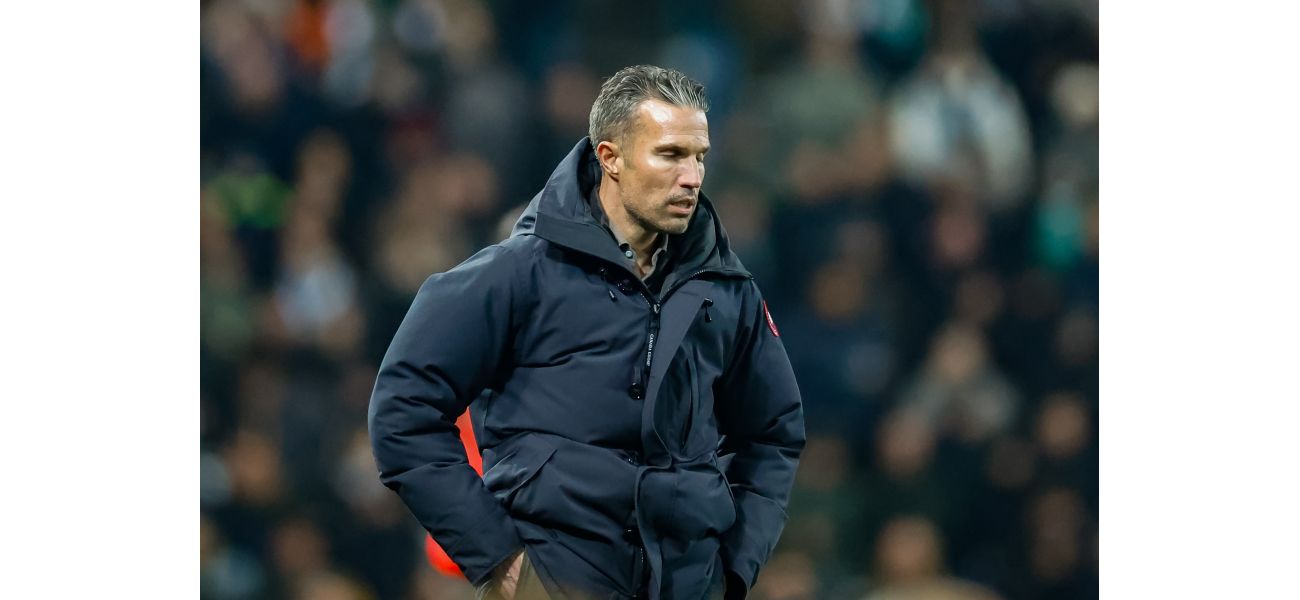 Football legend outraged at team's mistake of playing with 12 players, calls it a scandal.