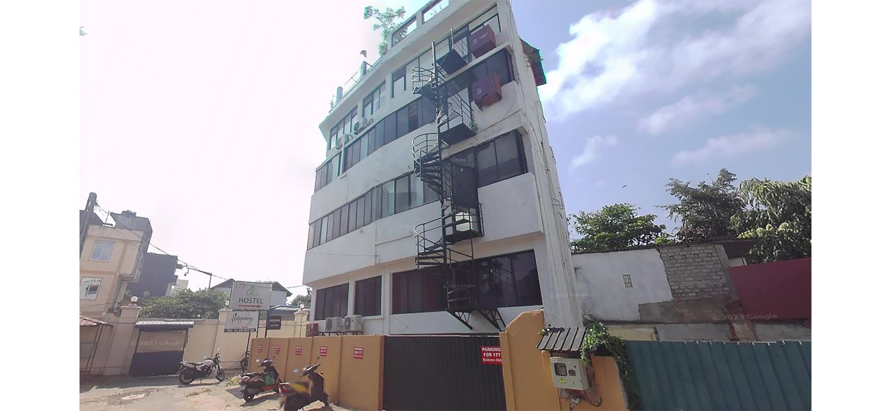 A British woman, 24, passes away from extreme vomiting at a Sri Lankan hostel.