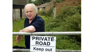Tony Martin, a farmer known for killing a teenage burglar, has passed away.
