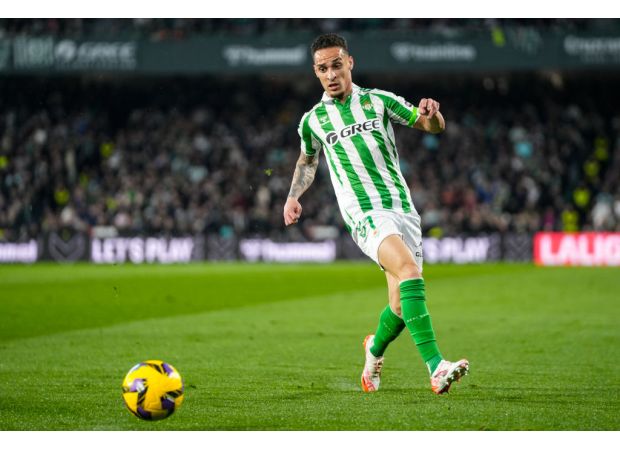 Antony, who previously played for Manchester United, responds to his impressive first game with Real Betis, where he was named MVP.