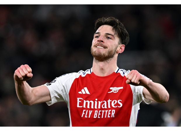 Jamie Carragher compliments an undervalued player on Arsenal's team following their victory against Manchester City.