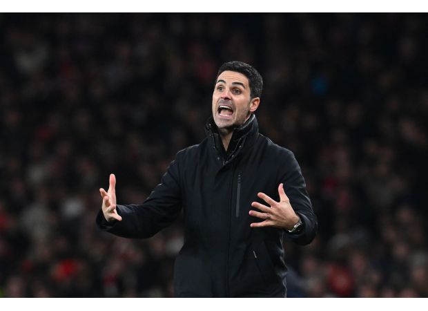 Arteta provides update on Arsenal's search for a striker before transfer deadline day.