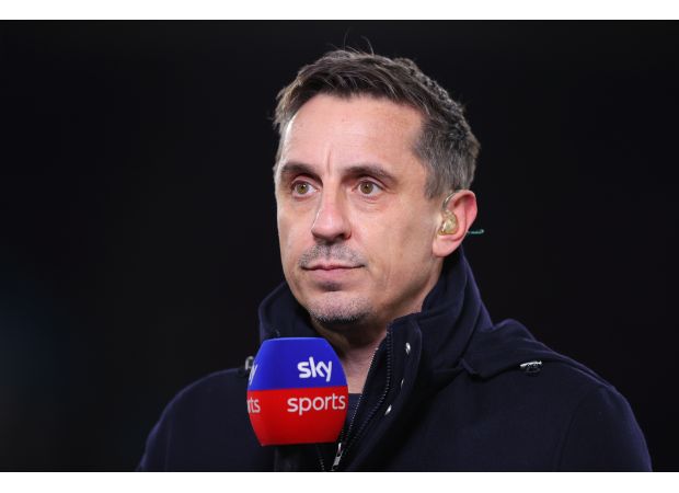 Gary Neville criticizes Arsenal player following amazing Manchester City victory.