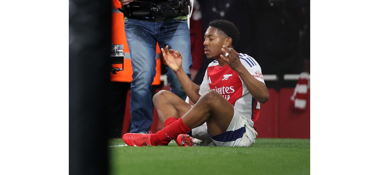 Joe Cole warns Myles Lewis-Skelly not to over-celebrate after Arsenal beats Man City.