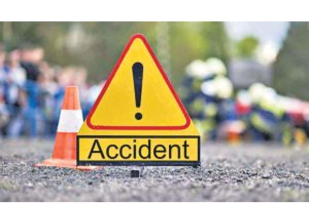 3 people died after a car accident on the road.