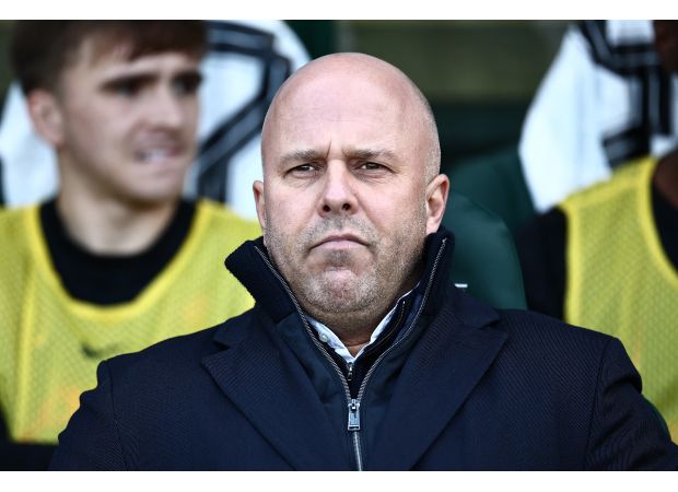 Manager Arne Slot criticized for his Liverpool lineup choices following unexpected loss in FA Cup.