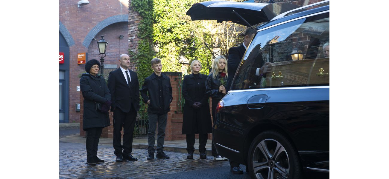 A teenager on Coronation Street is praised for killing someone during a funeral.