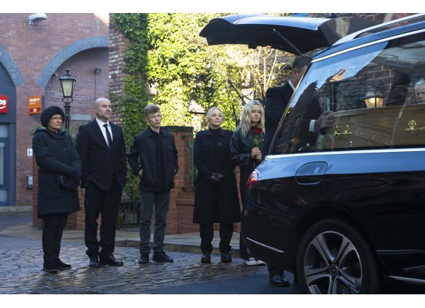 A teenager on Coronation Street is praised for killing someone during a funeral.