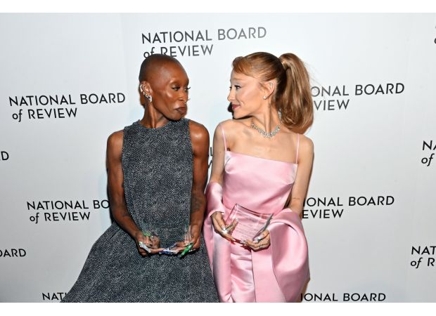 Ariana Grande denies rumors of a 