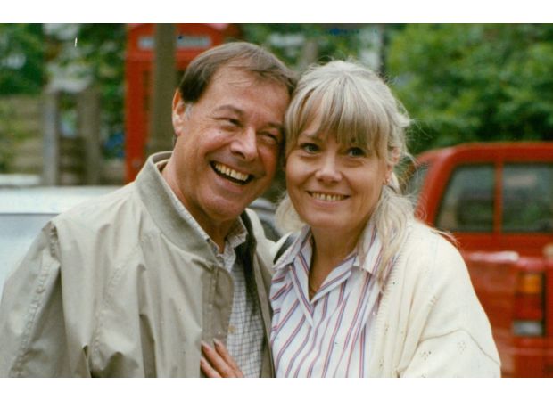 Two beloved characters from EastEnders make an emotional comeback in moving scenes.