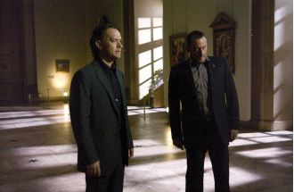 Tom Hanks somehow ended up pantless in front of the Mona Lisa.