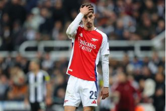 Find out the latest team updates and potential starting lineup for the upcoming Leicester vs Arsenal match.