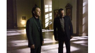 Tom Hanks somehow ended up pantless in front of the Mona Lisa.