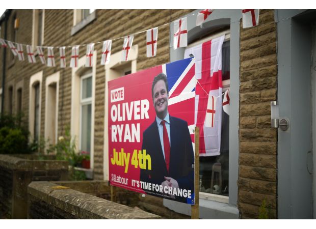 11 members of Labour Party suspended for inappropriate WhatsApp chat 

11 Labour Party members suspended for offensive WhatsApp chat.