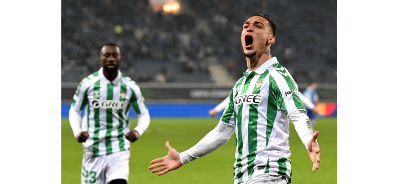 Man Utd fans ponder their team's struggles as Antony scores a spectacular goal for Betis.