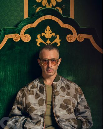 Actor Jeremy Strong emphasizes that he does not take himself too seriously.