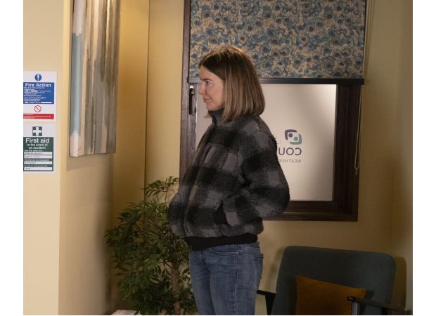 Abi was shocked when she encountered a familiar person during her therapy session on Coronation Street.