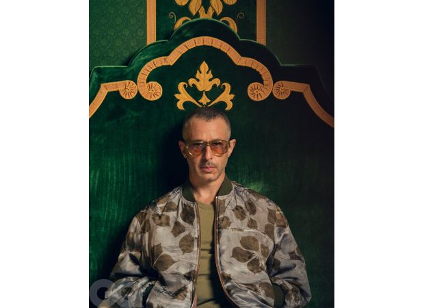 Actor Jeremy Strong emphasizes that he does not take himself too seriously.