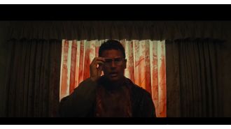 A new Stephen King film filled with bloody and gory scenes receives a high rating of 90% on Rotten Tomatoes.