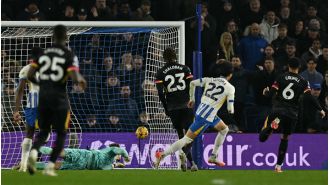 Carragher calls out three Chelsea players for failing to stop Mitoma's goal against Brighton.