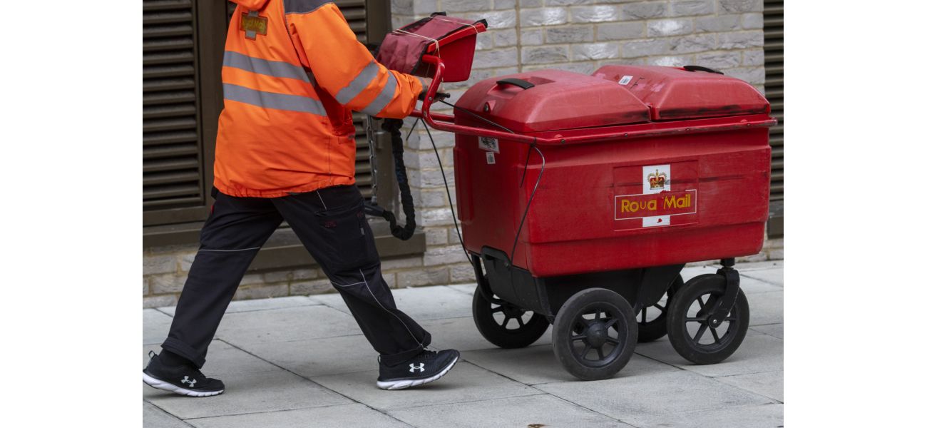 Customers unable to track their parcels as Royal Mail's tracking system experiences issues.