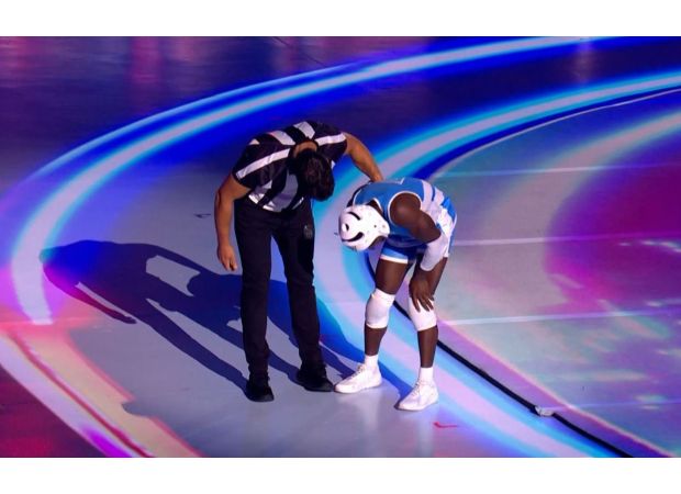 Fans of Gladiators criticize contestant for continuing to compete despite suffering a severe injury.