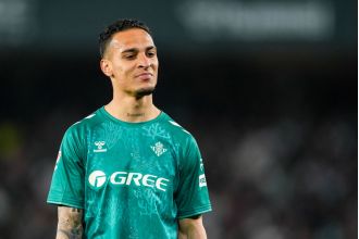 Man Utd's possible return for Antony causes embarrassment as he responds to the news as a winger.