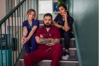 A well-known soap opera makes a comeback after 10 years, now available for free on a streaming platform.