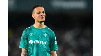 Man Utd's possible return for Antony causes embarrassment as he responds to the news as a winger.