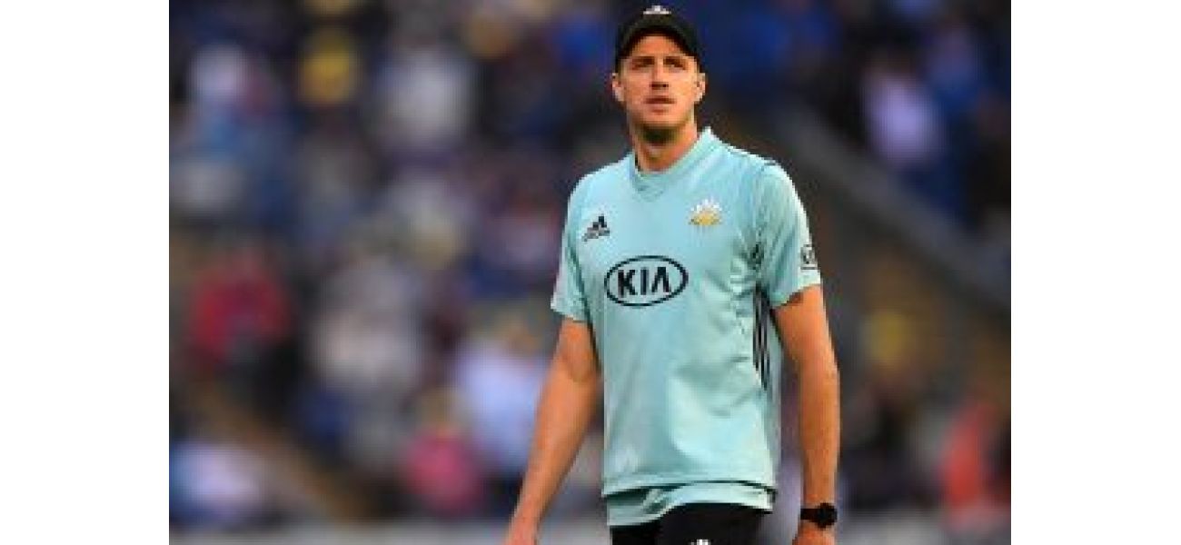 Morne Morkel, India's bowling coach, leaves due to family emergency.