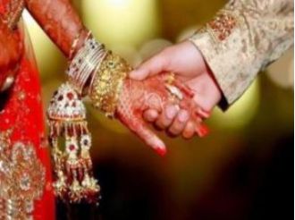 Tourists purchase spouses, unions dissolve upon departure.