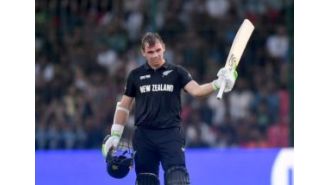 In Champions Trophy opener, Pakistan reaches score of 320/5 with the help of Young and Latham.